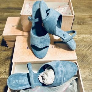 NIB 10 8.5 Cape Robbin sky blue suede sling backs